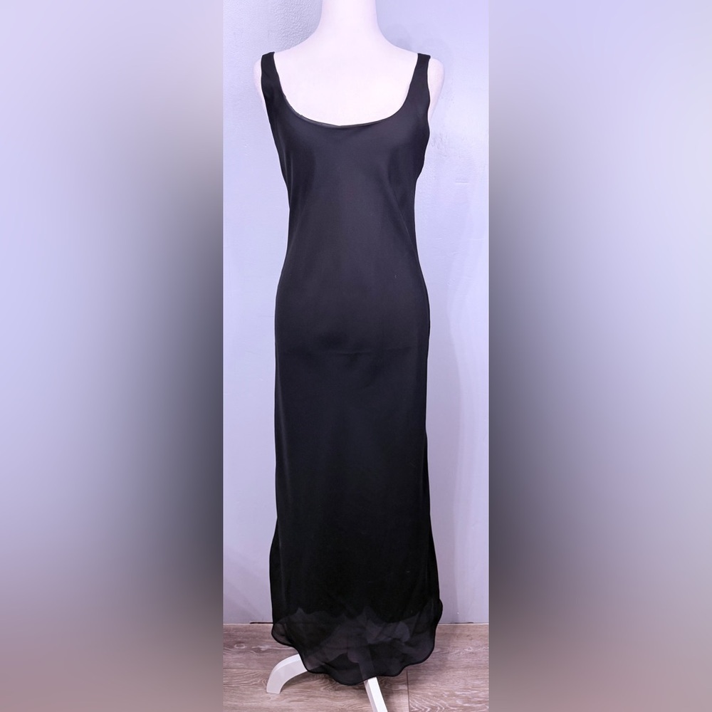 Elegant Black Maxi Dress - Picture 2 of 8